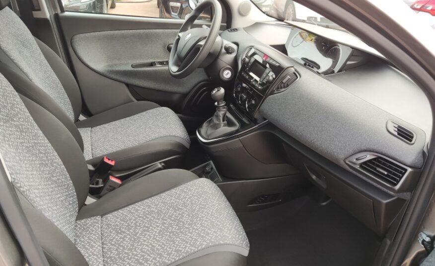 Lancia Ypsilon 1.0 Hybrid