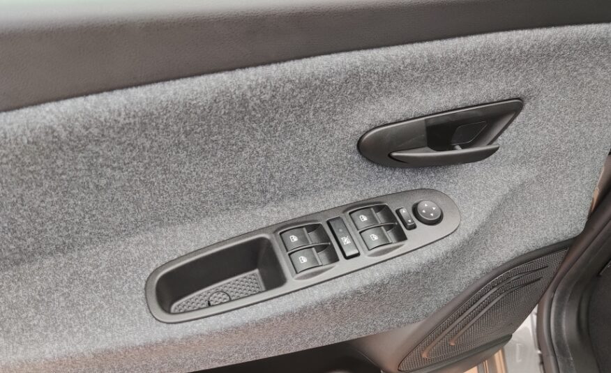 Lancia Ypsilon 1.0 Hybrid