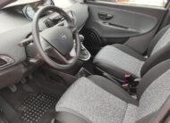 Lancia Ypsilon 1.0 Hybrid
