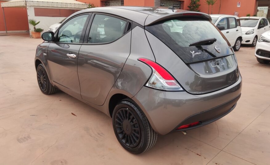 Lancia Ypsilon 1.0 Hybrid