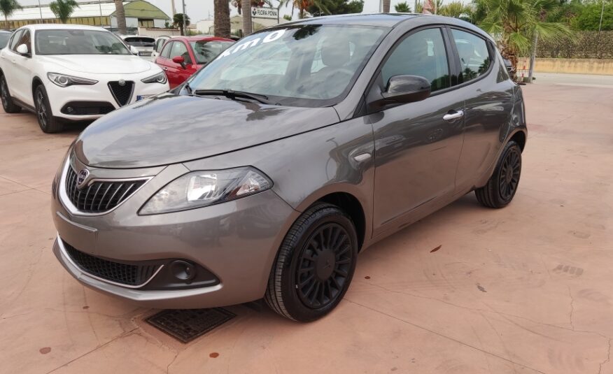 Lancia Ypsilon 1.0 Hybrid
