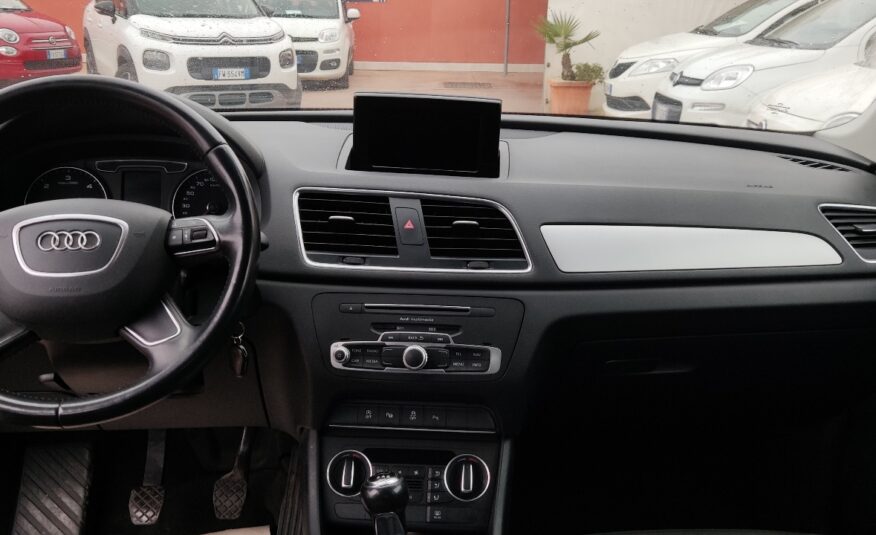 Audi Q3 2.0 TDI 120 CV Business