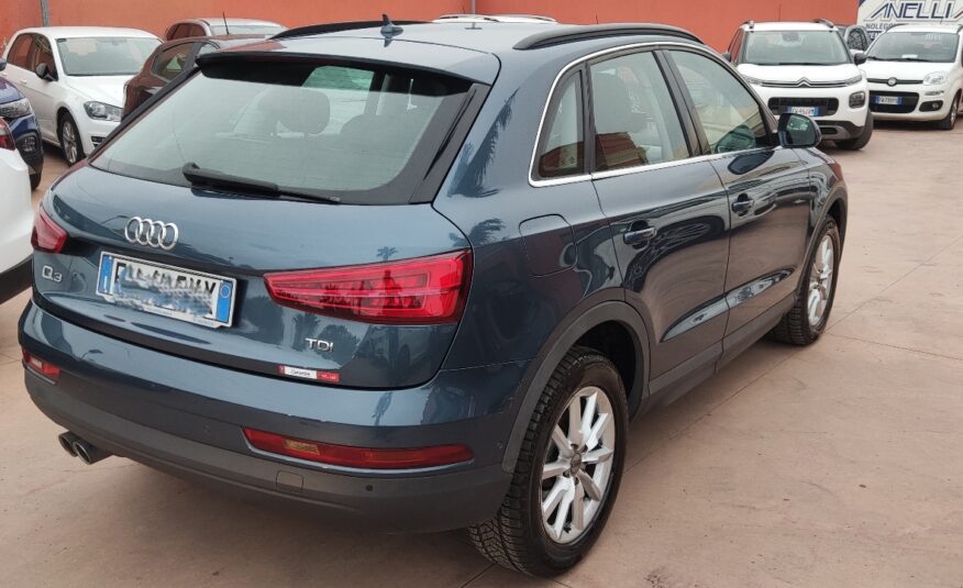 Audi Q3 2.0 TDI 120 CV Business