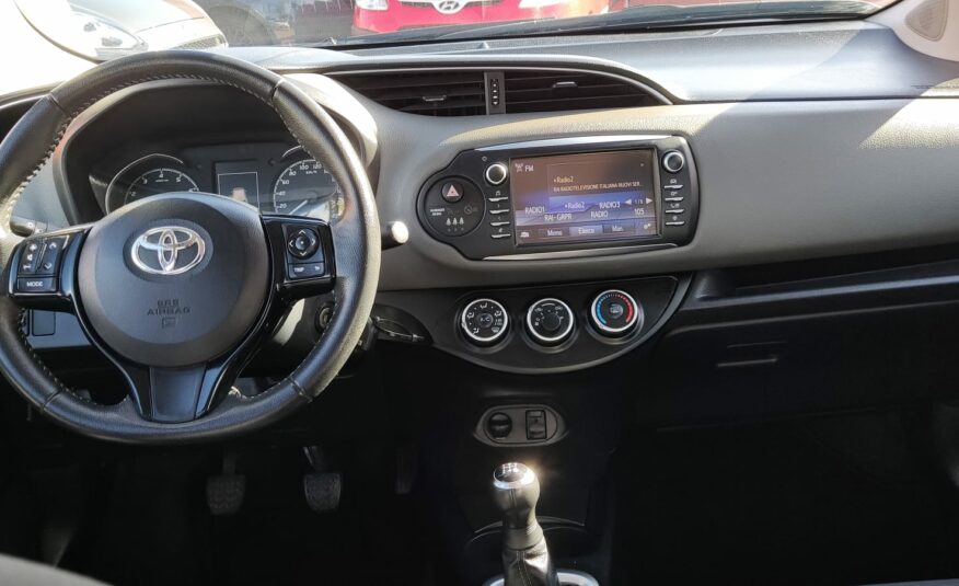 Toyota Yaris 1.0 70 CV 5 porte Cool