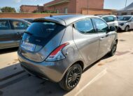 Lancia Ypsilon 1.0 FireFly 5 porte S&S Hybrid Ecochic Silver