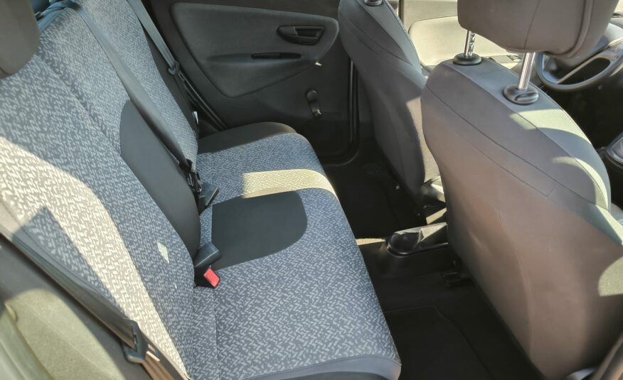 Lancia Ypsilon 1.0 FireFly 5 porte S&S Hybrid Ecochic Silver
