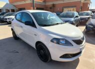Lancia Ypsilon 1.0 FireFly 5 porte S&S Hybrid Ecochic Silver