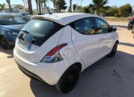 Lancia Ypsilon 1.0 FireFly 5 porte S&S Hybrid Ecochic Silver