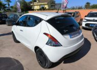 Lancia Ypsilon 1.0 FireFly 5 porte S&S Hybrid Ecochic Silver