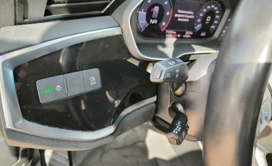 Audi Q3 35 TDI S tronic Business