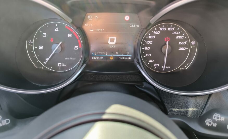 Alfa Romeo Stelvio 2.2 Turbodiesel 160 CV AT8 RWD Business