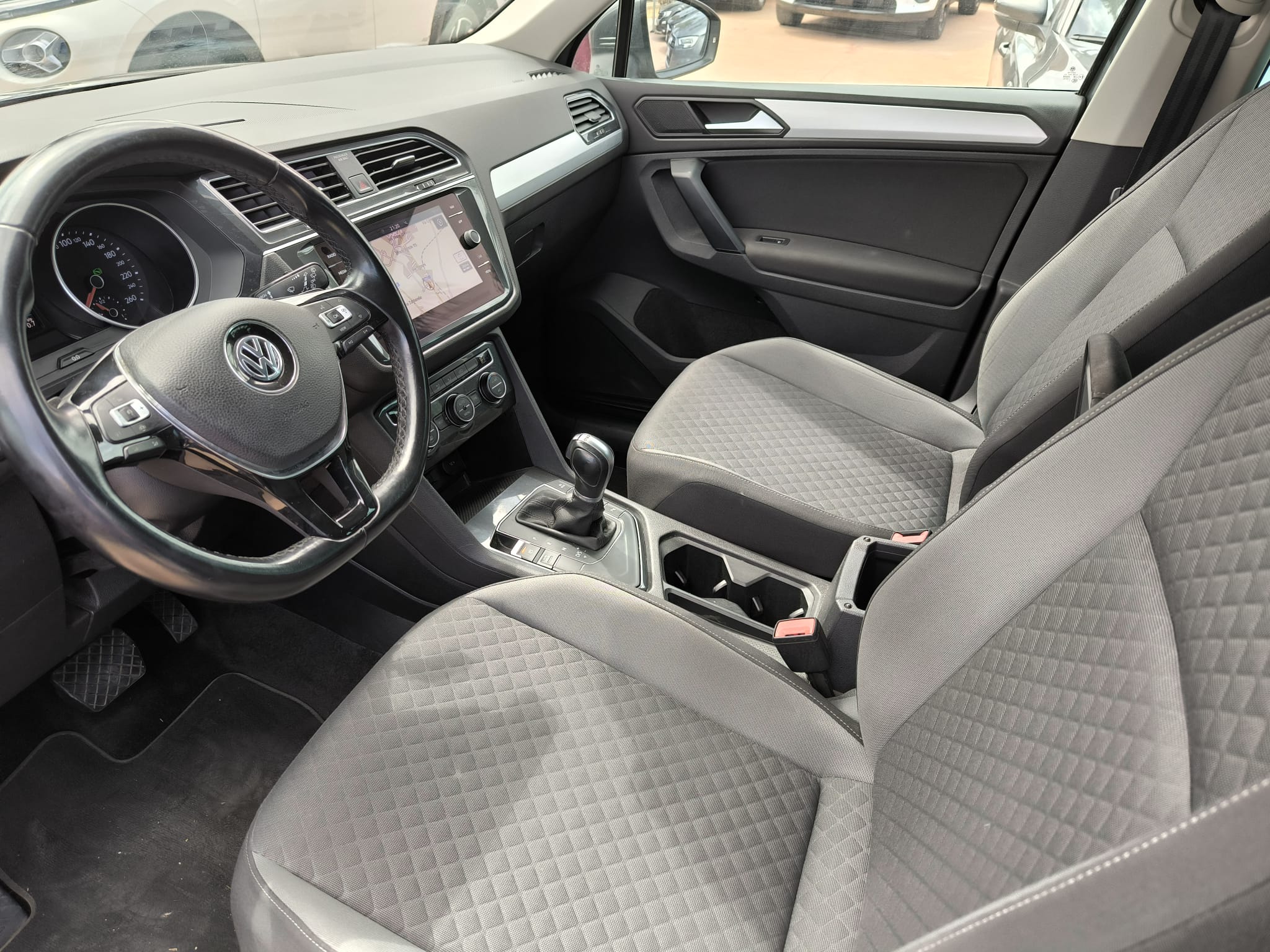 Volkswagen Tiguan 2.0 TDI SCR DSG Sport R-Line