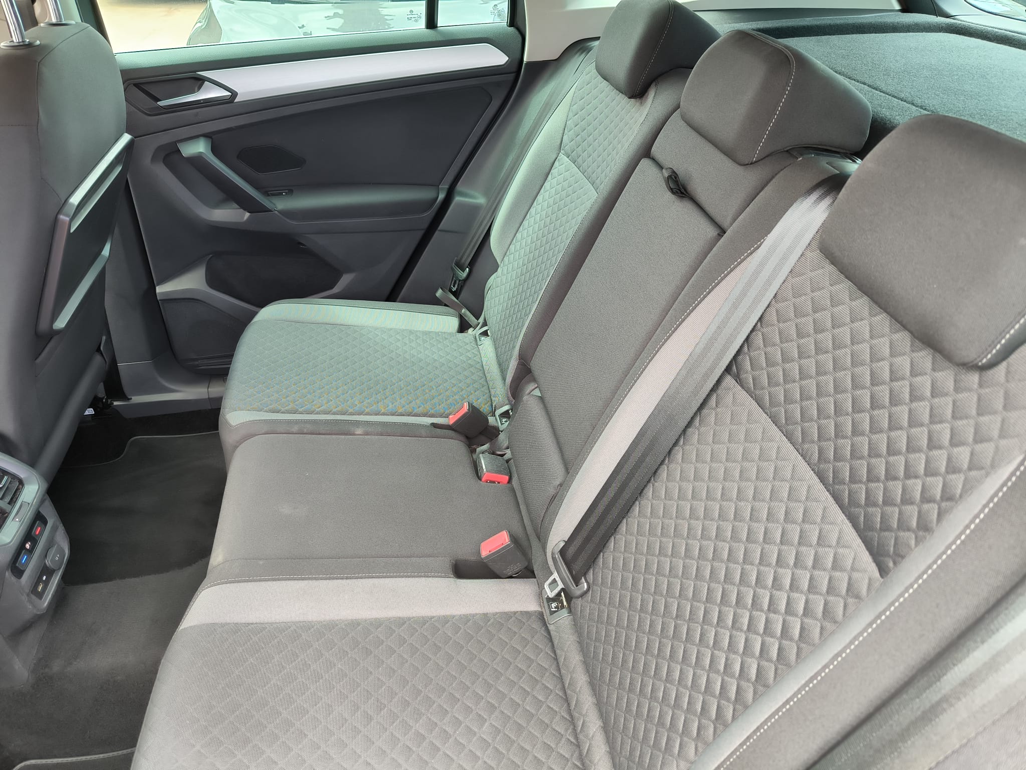 Volkswagen Tiguan 2.0 TDI SCR DSG Sport R-Line