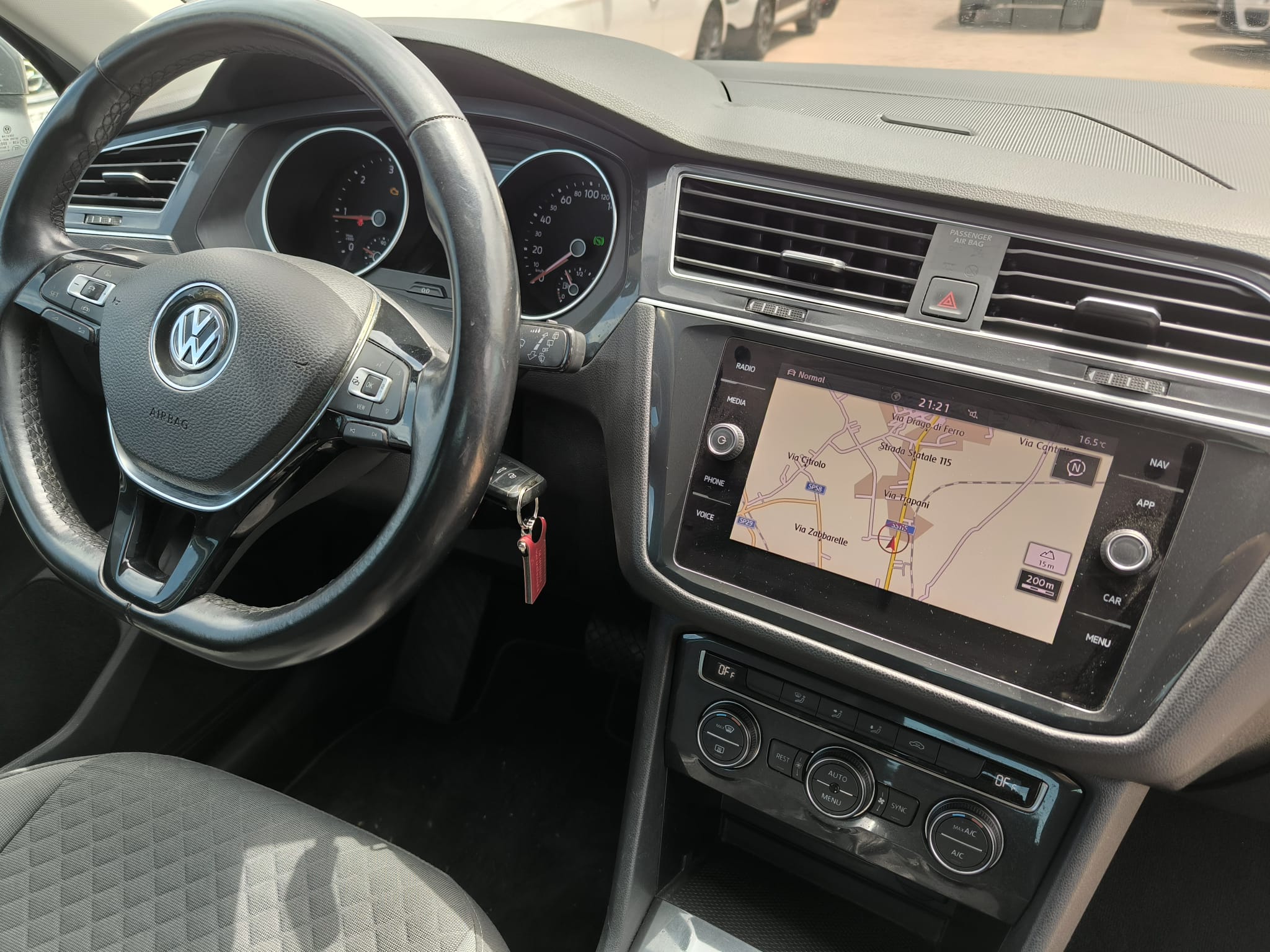Volkswagen Tiguan 2.0 TDI SCR DSG Sport R-Line