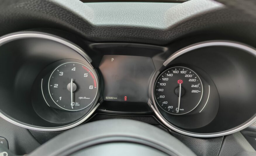 Alfa Romeo Stelvio 2.2 Turbodiesel 160 CV AT8 RWD Sprint