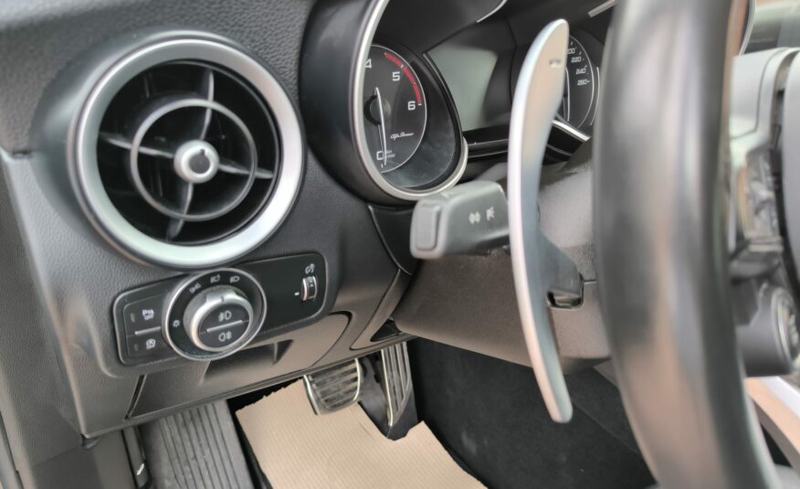 Alfa Romeo Stelvio 2.2 Turbodiesel 160 CV AT8 RWD Sprint