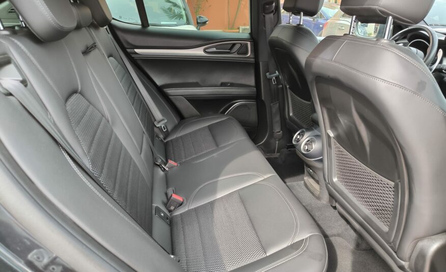 Alfa Romeo Stelvio 2.2 Turbodiesel 160 CV AT8 RWD Sprint