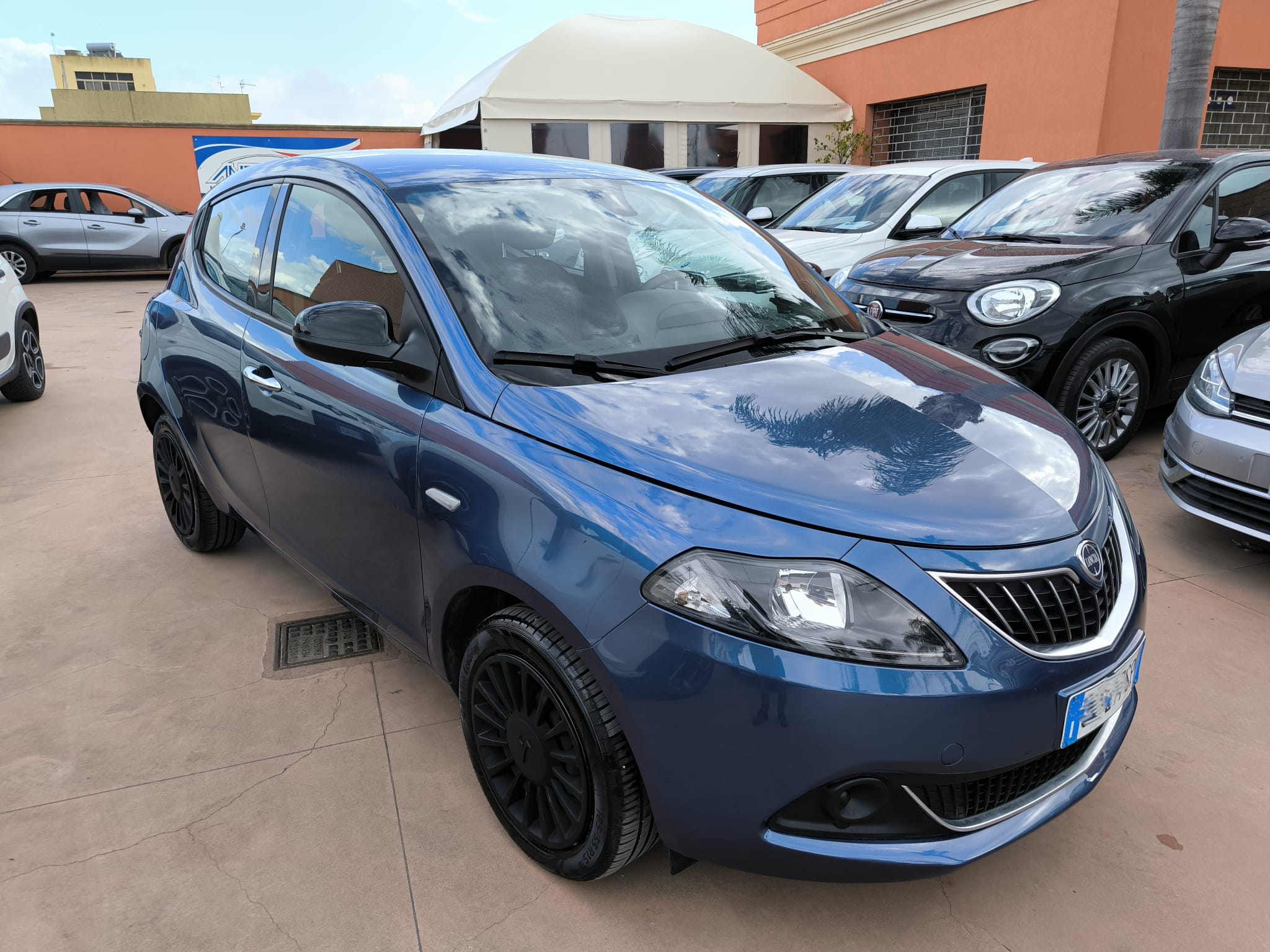 Lancia Ypsilon 1.0 FireFly 5 porte S&S Hybrid Ecochic Silver