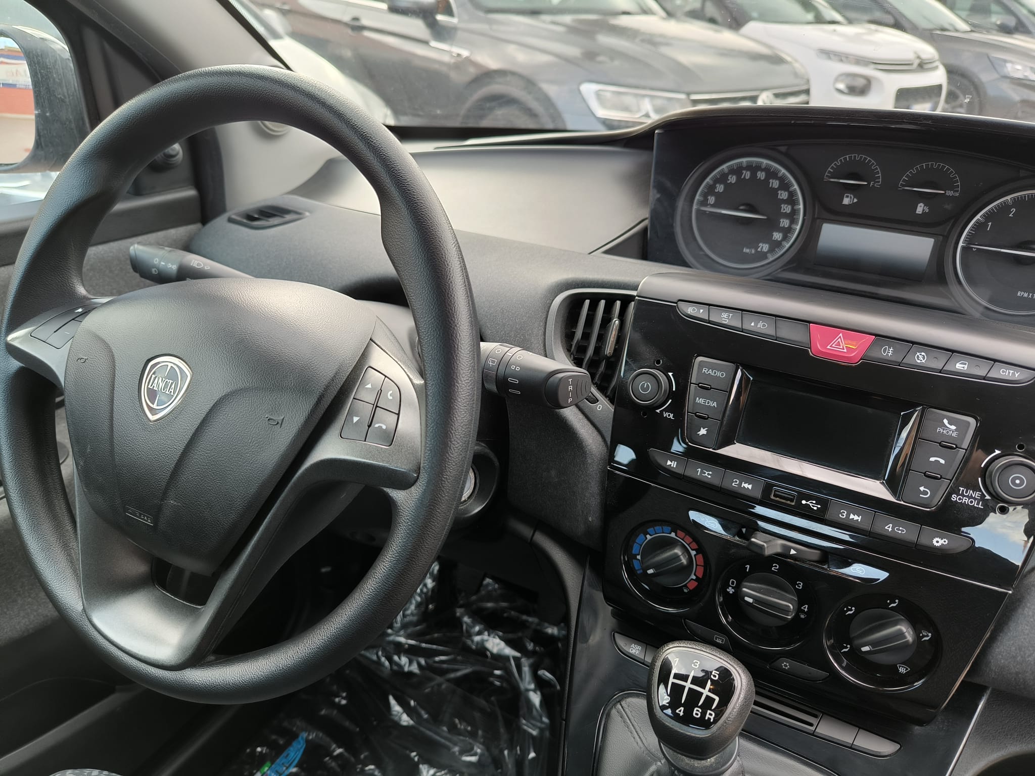 Lancia Ypsilon 1.0 FireFly 5 porte S&S Hybrid Ecochic Silver