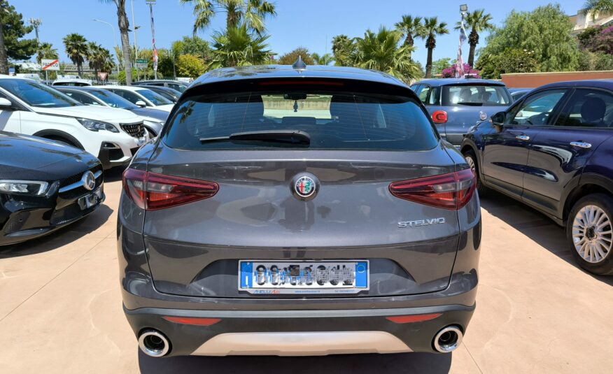 Alfa Romeo Stelvio 2.2 Turbodiesel 160 CV AT8 RWD Business