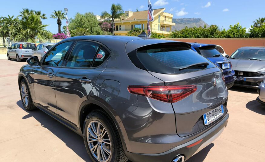 Alfa Romeo Stelvio 2.2 Turbodiesel 160 CV AT8 RWD Business