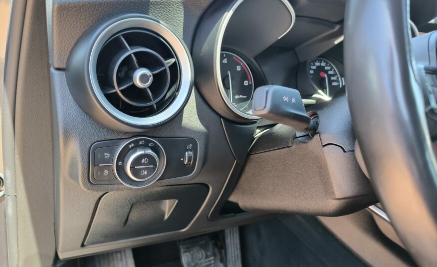 Alfa Romeo Stelvio 2.2 Turbodiesel 160 CV AT8 RWD Business