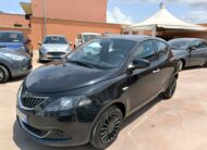 Lancia Ypsilon 1.0 FireFly 5 porte S&S Hybrid Ecochic Silver