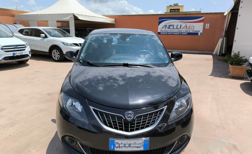 Lancia Ypsilon 1.0 FireFly 5 porte S&S Hybrid Ecochic Silver