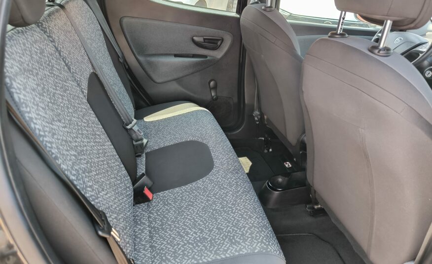 Lancia Ypsilon 1.0 FireFly 5 porte S&S Hybrid Ecochic Silver