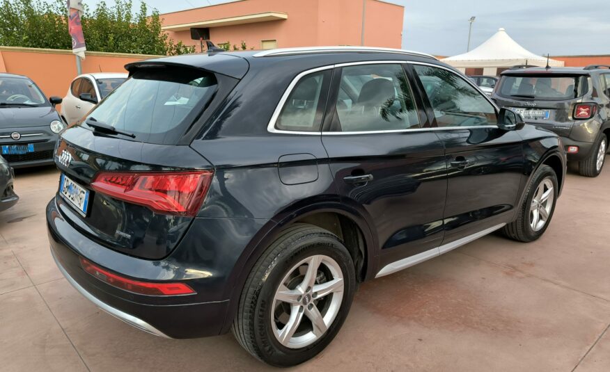 Audi Q5 40 TDI quattro S tronic Business Sport