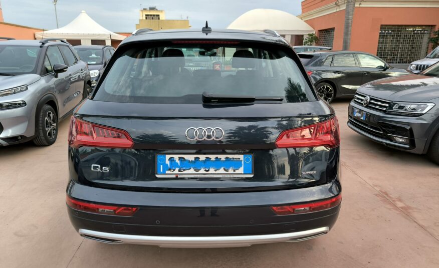 Audi Q5 40 TDI quattro S tronic Business Sport