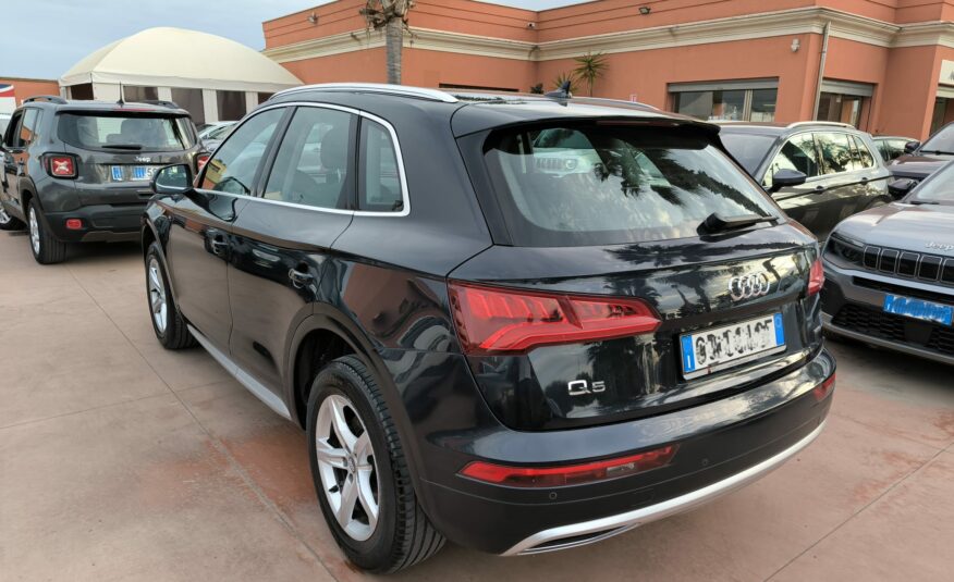 Audi Q5 40 TDI quattro S tronic Business Sport