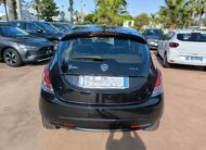 Lancia Ypsilon 1.0 FireFly 5 porte S&S Hybrid Ecochic Silver
