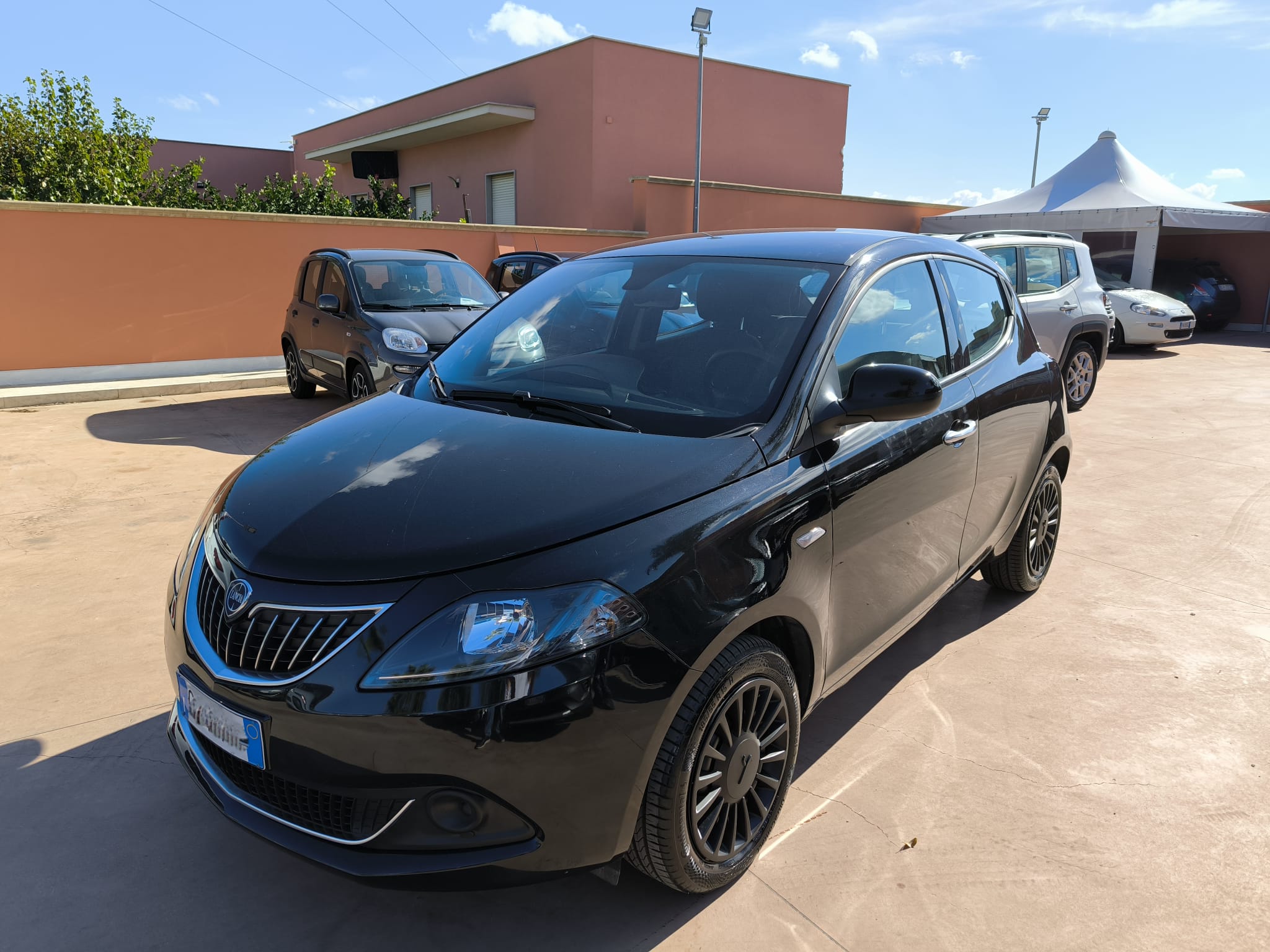 Lancia Ypsilon 1.0 FireFly 5 porte S&S Hybrid Ecochic Silver