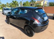 Lancia Ypsilon 1.0 FireFly 5 porte S&S Hybrid Ecochic Silver