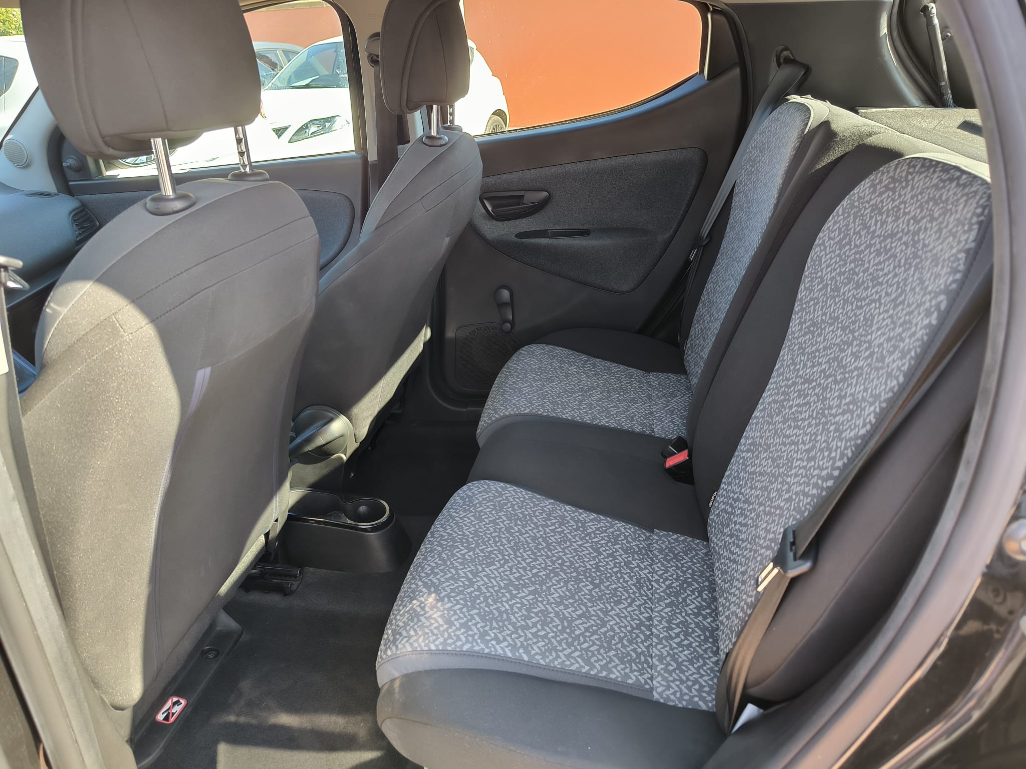 Lancia Ypsilon 1.0 FireFly 5 porte S&S Hybrid Ecochic Silver