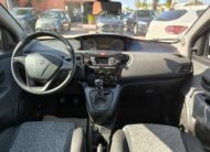 Lancia Ypsilon 1.0 FireFly 5 porte S&S Hybrid Ecochic Silver