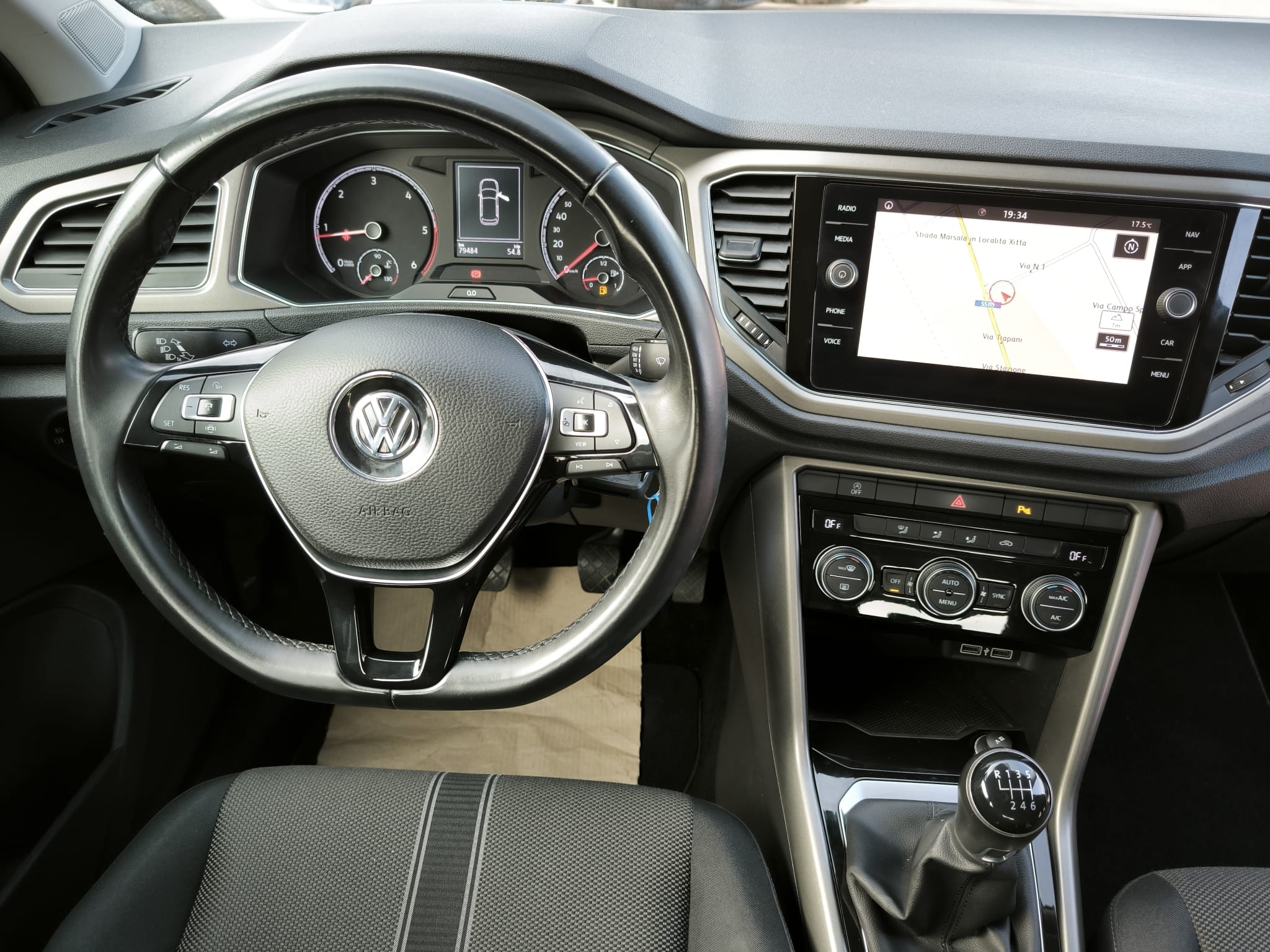 Volkswagen T-Roc 1.6 TDI SCR Business BlueMotion Technology