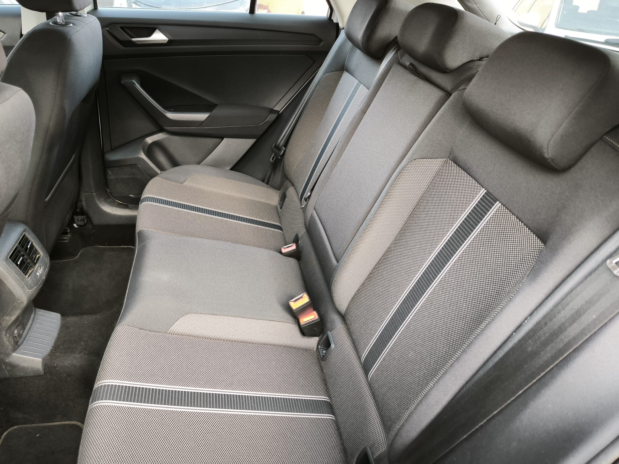 Volkswagen T-Roc 1.6 TDI SCR Business BlueMotion Technology