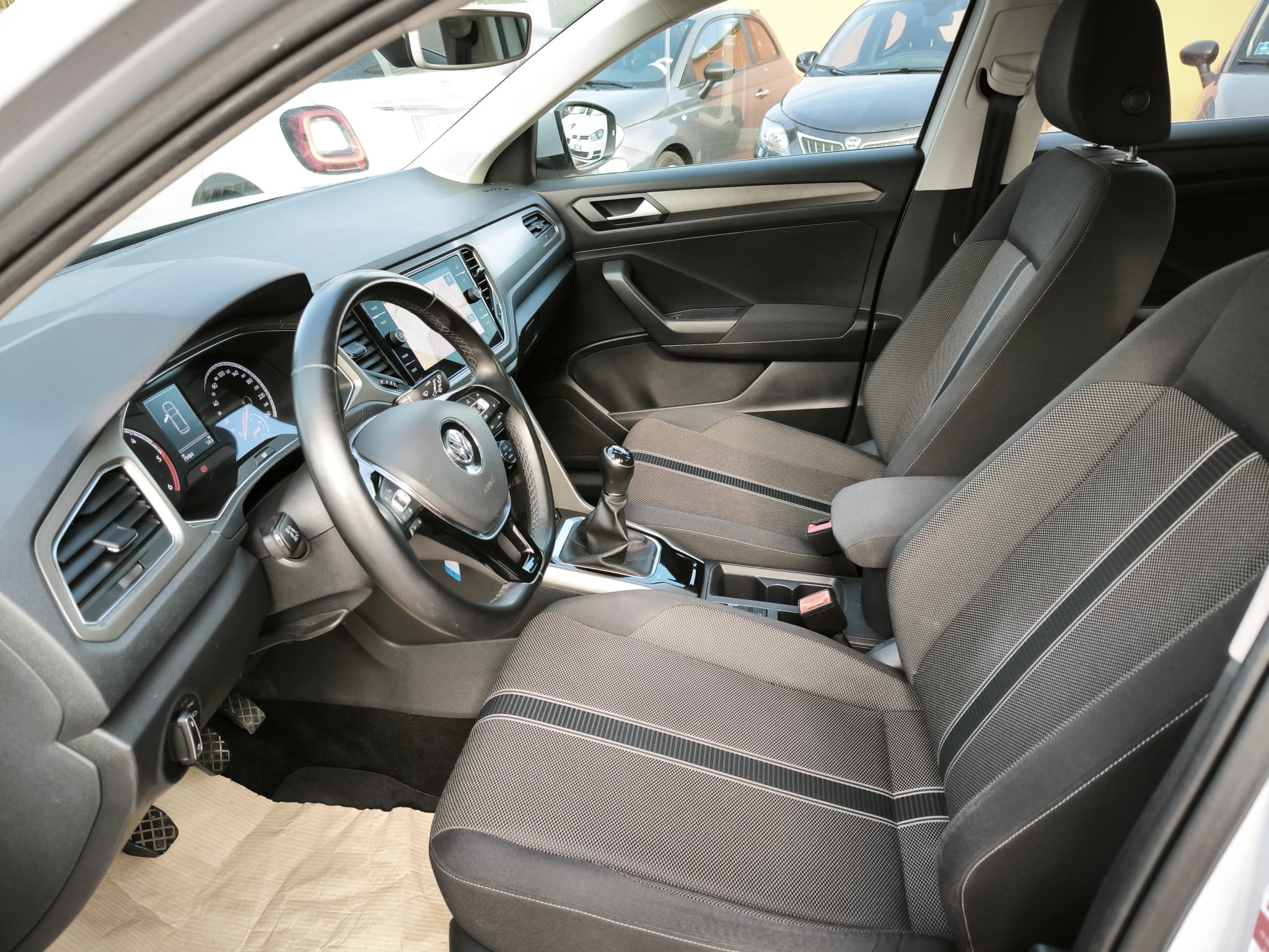 Volkswagen T-Roc 1.6 TDI SCR Business BlueMotion Technology