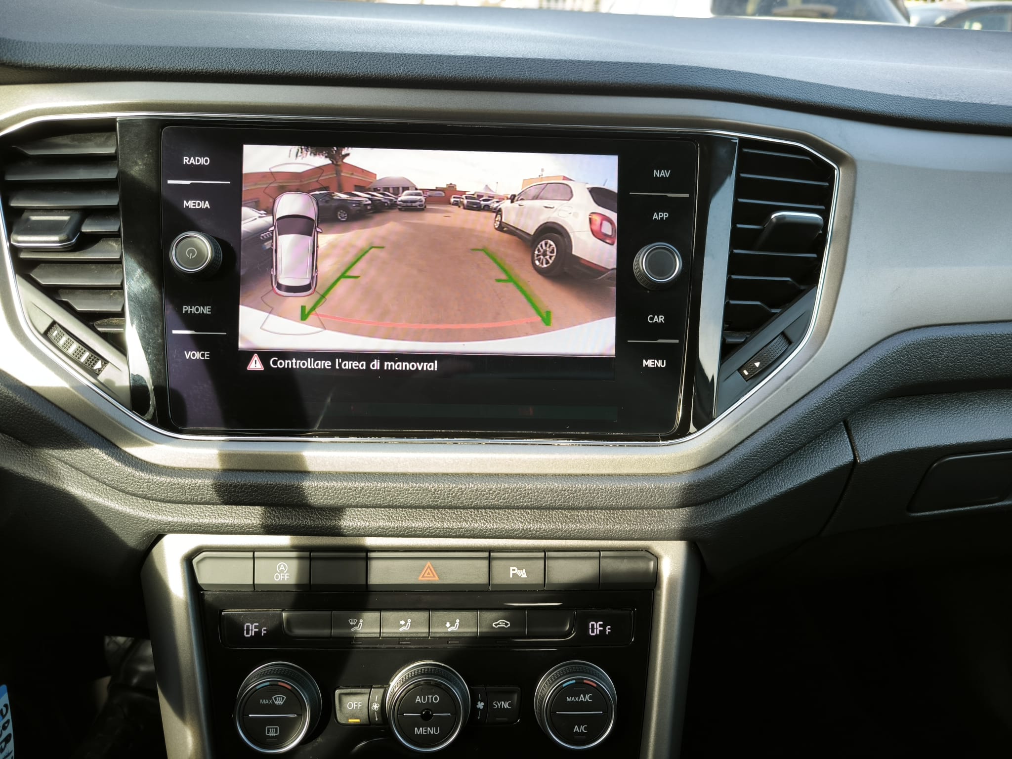 Volkswagen T-Roc 1.6 TDI SCR Business BlueMotion Technology