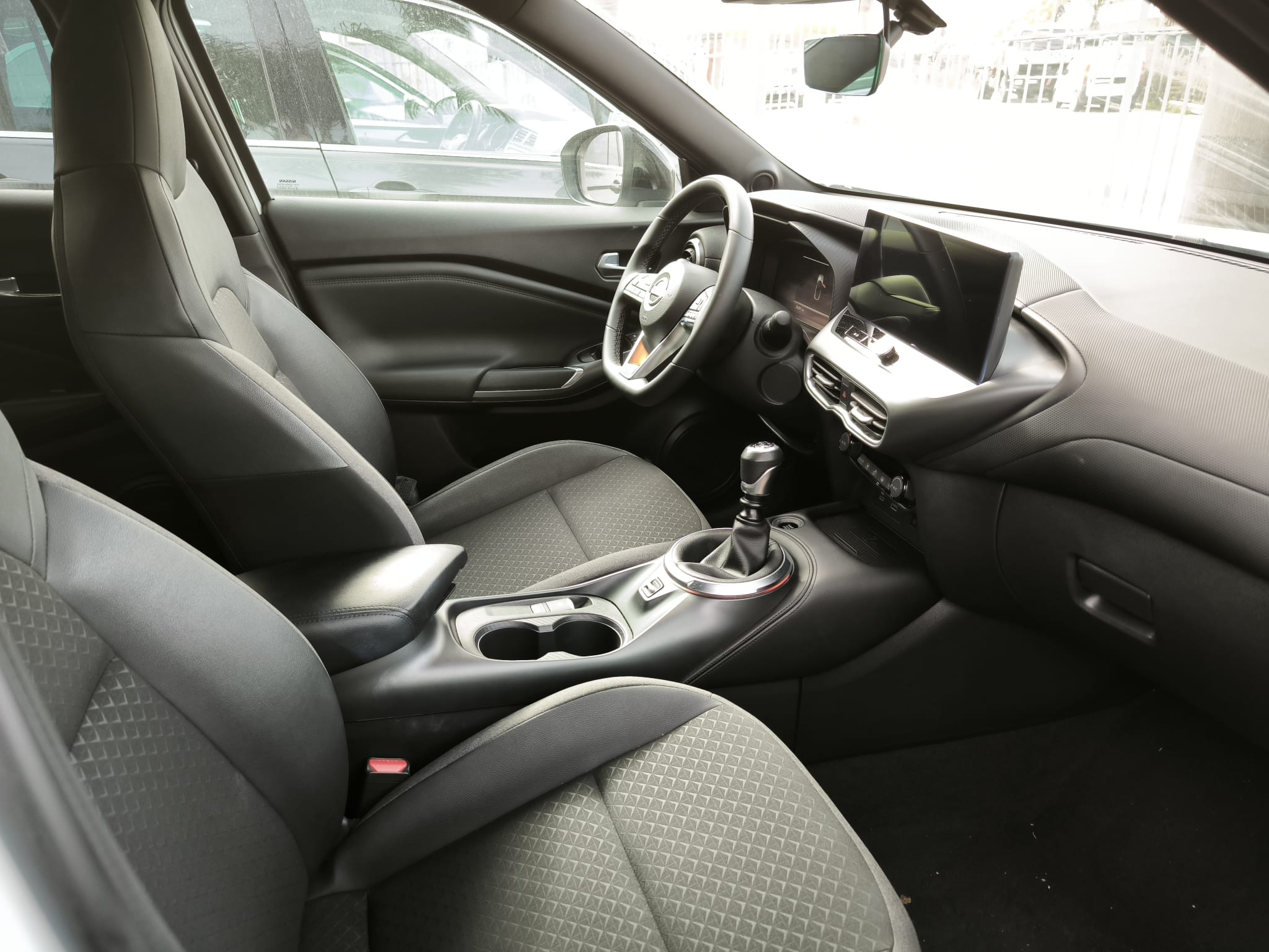 Nissan Juke 1.0 DIG-T 114 CV N-Connecta