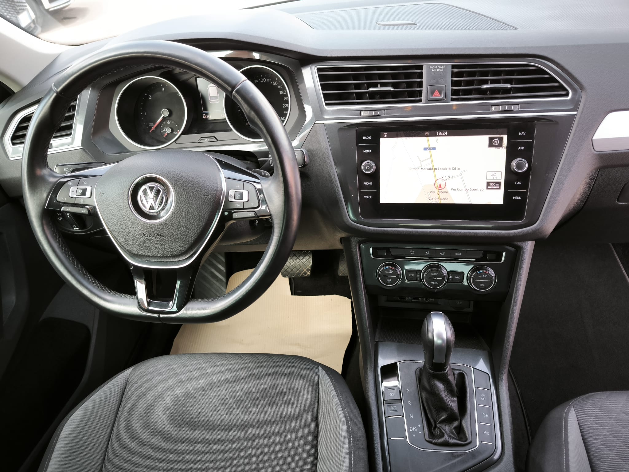 Volkswagen Tiguan 2.0 TDI SCR DSG Business BlueMotion Technology