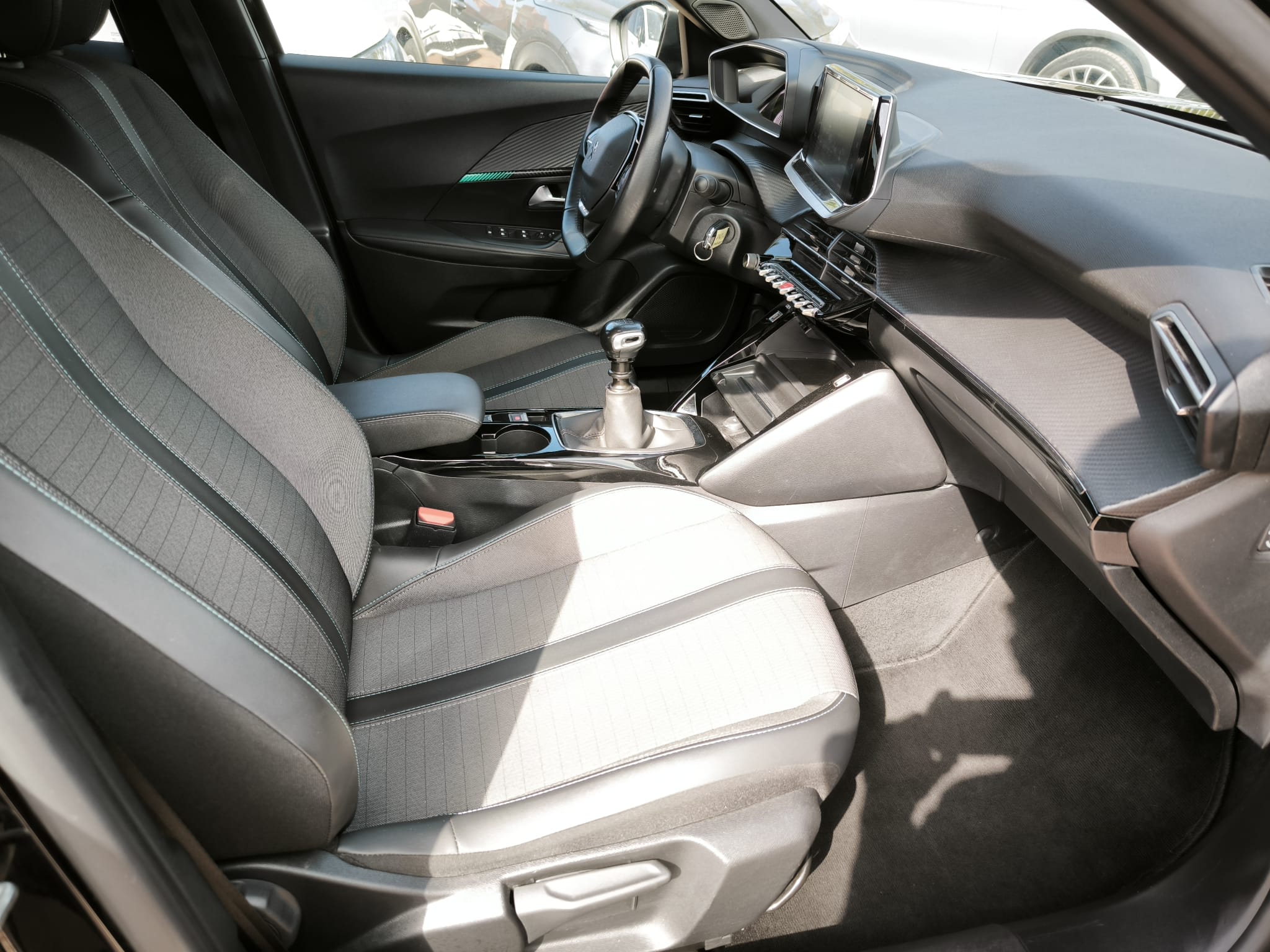 Peugeot 2008 PureTech 100 S&S Allure