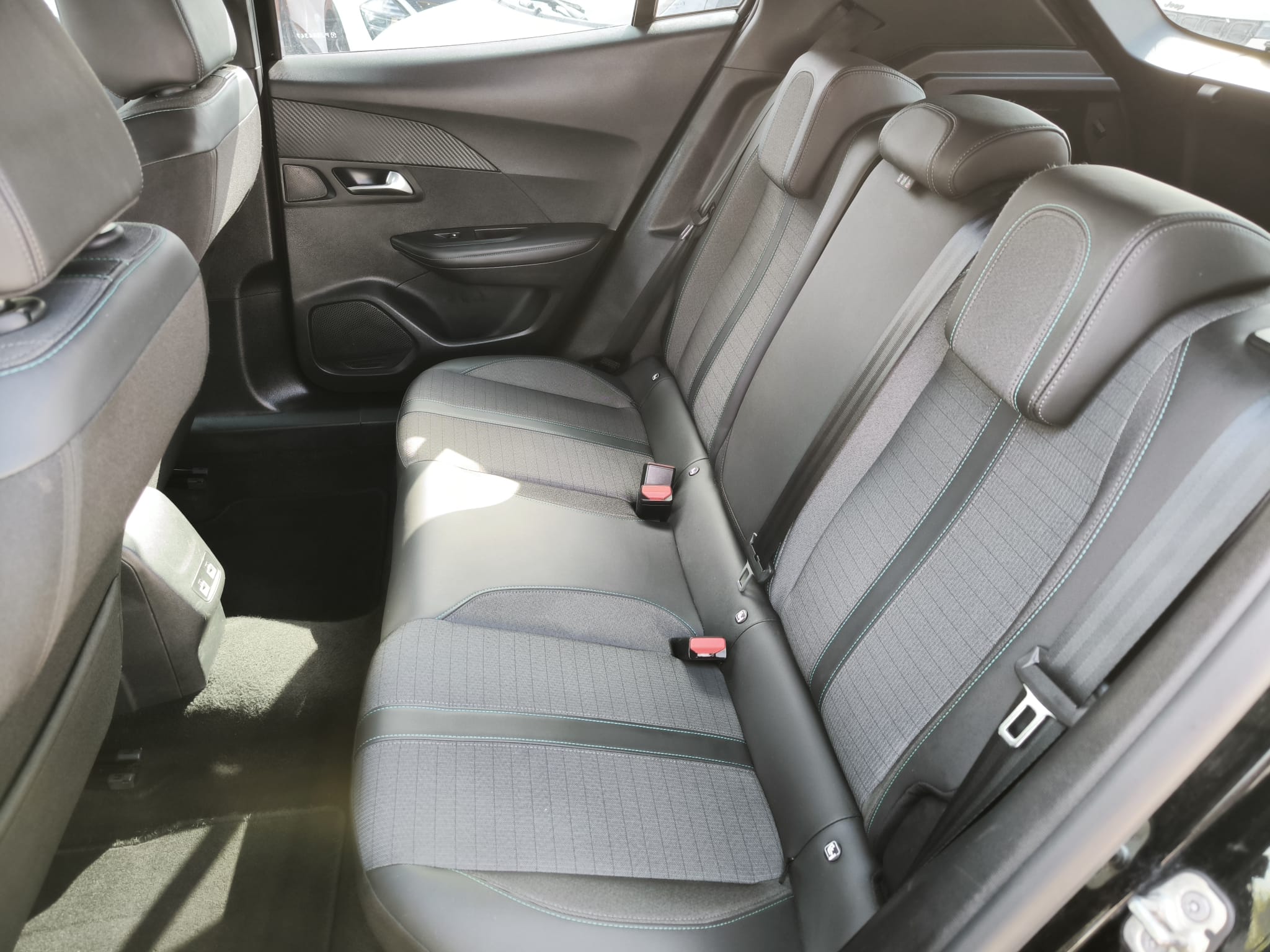 Peugeot 2008 PureTech 100 S&S Allure