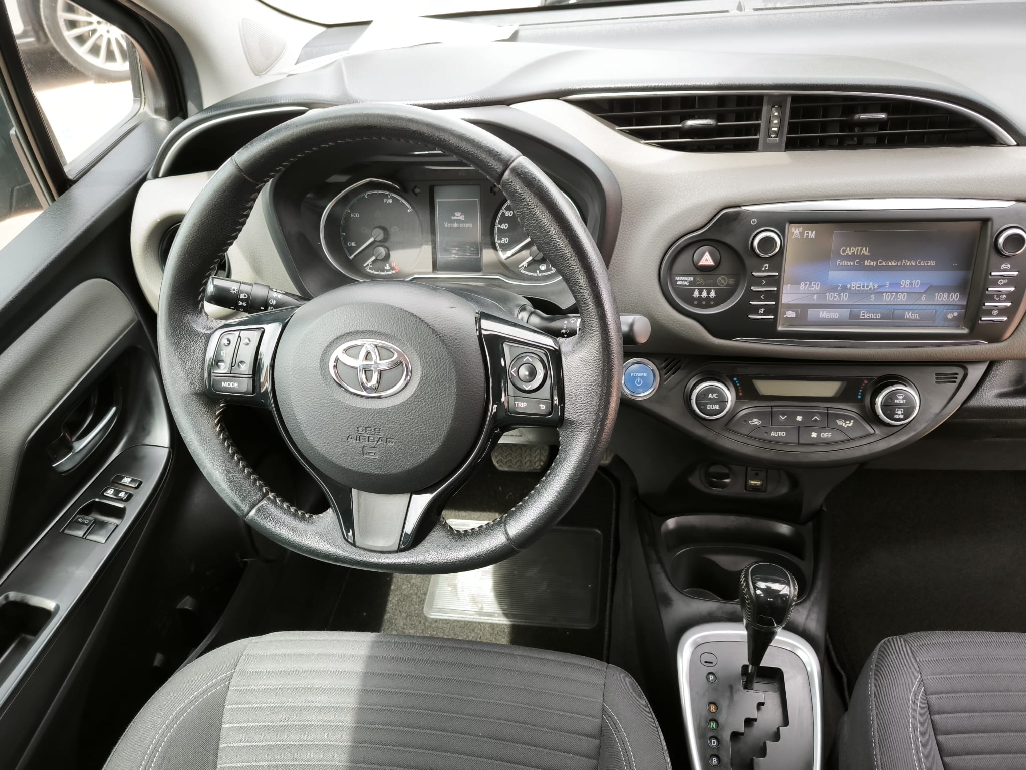 Toyota Yaris 1.5 Hybrid 5 porte Business