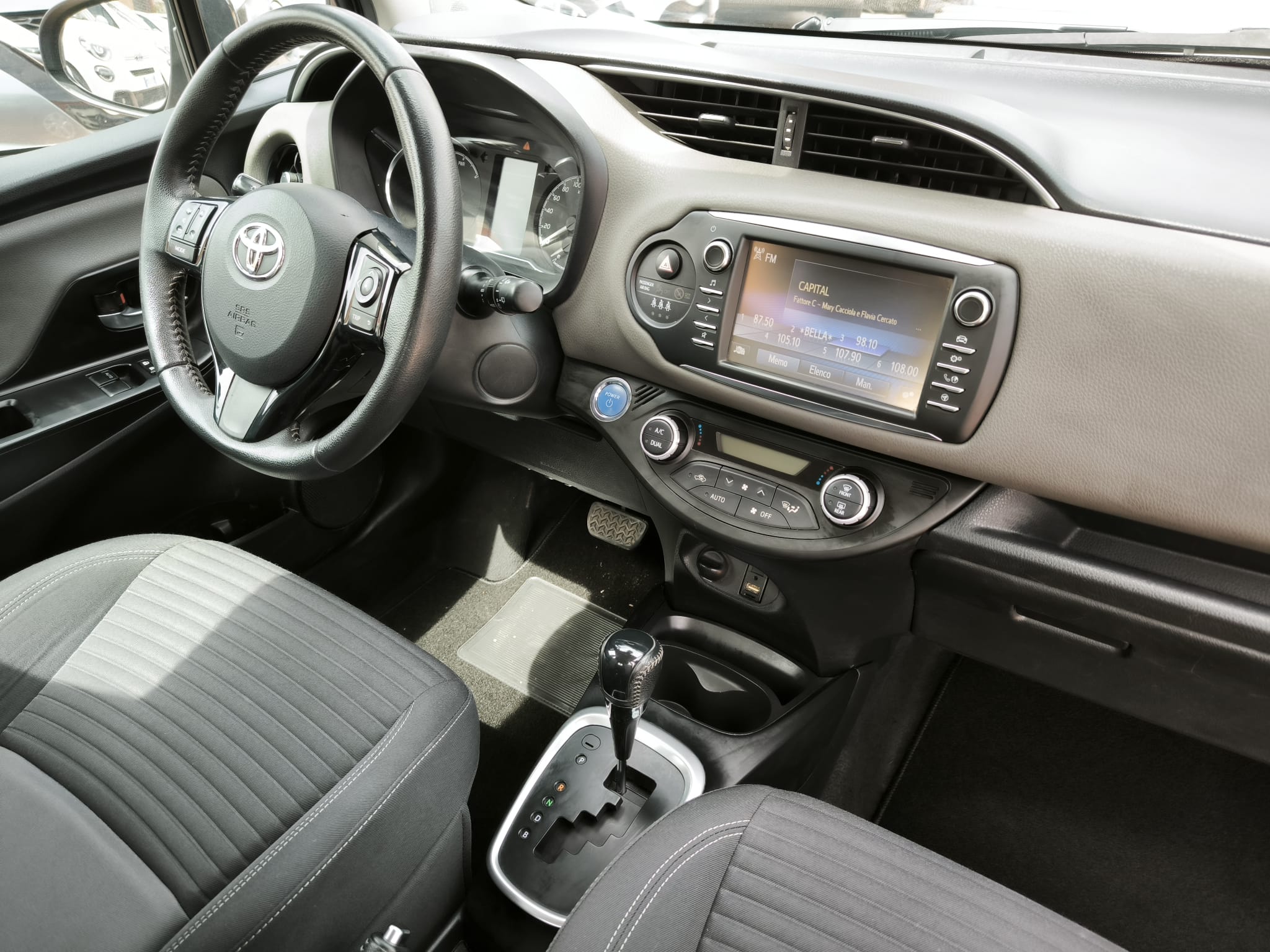 Toyota Yaris 1.5 Hybrid 5 porte Business