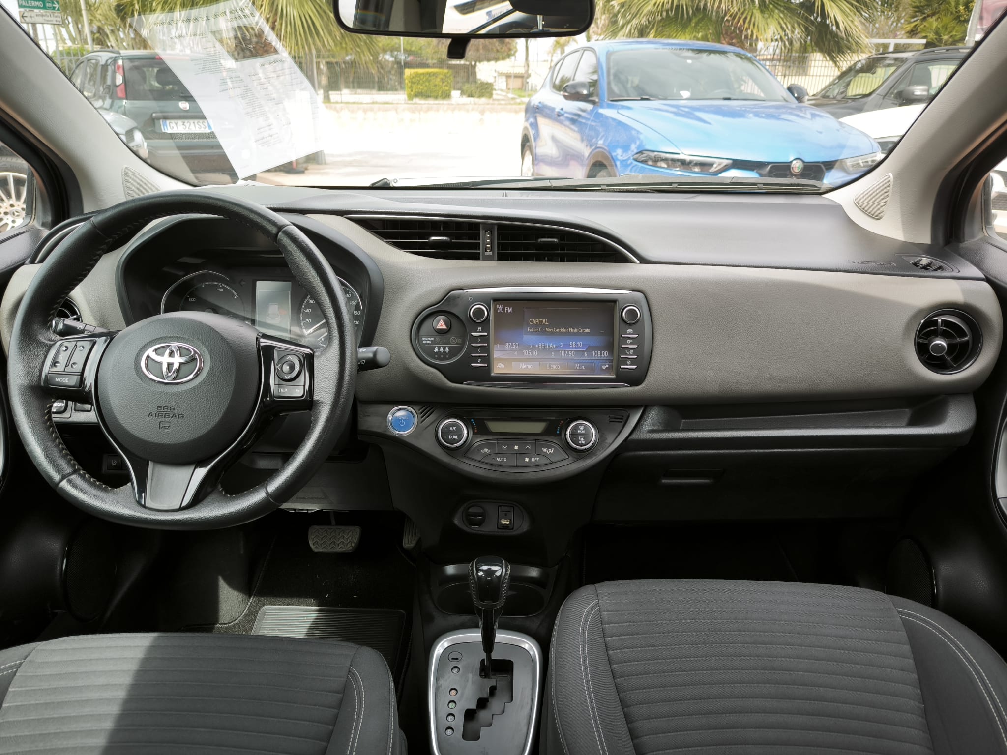 Toyota Yaris 1.5 Hybrid 5 porte Business