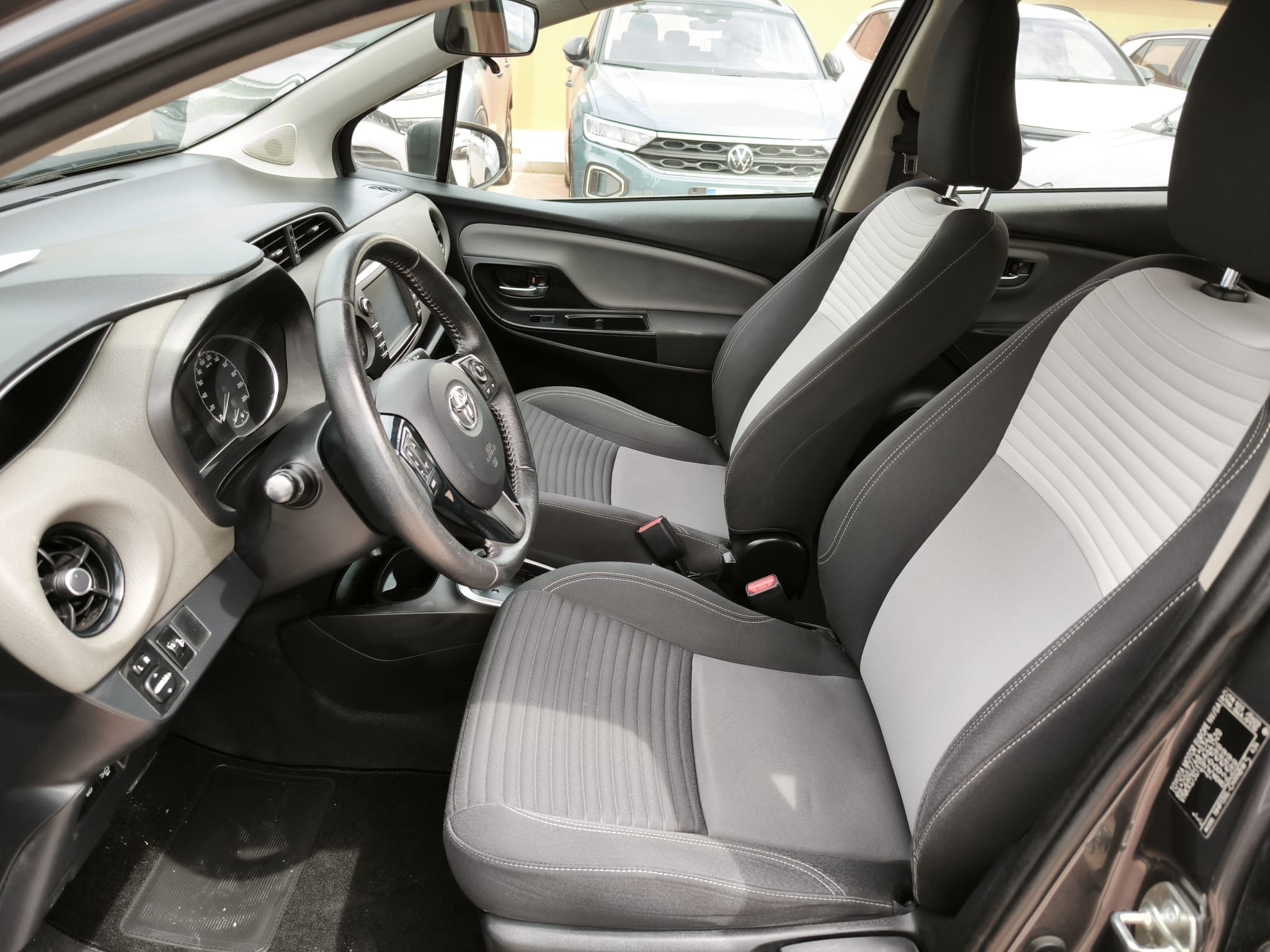 Toyota Yaris 1.5 Hybrid 5 porte Business