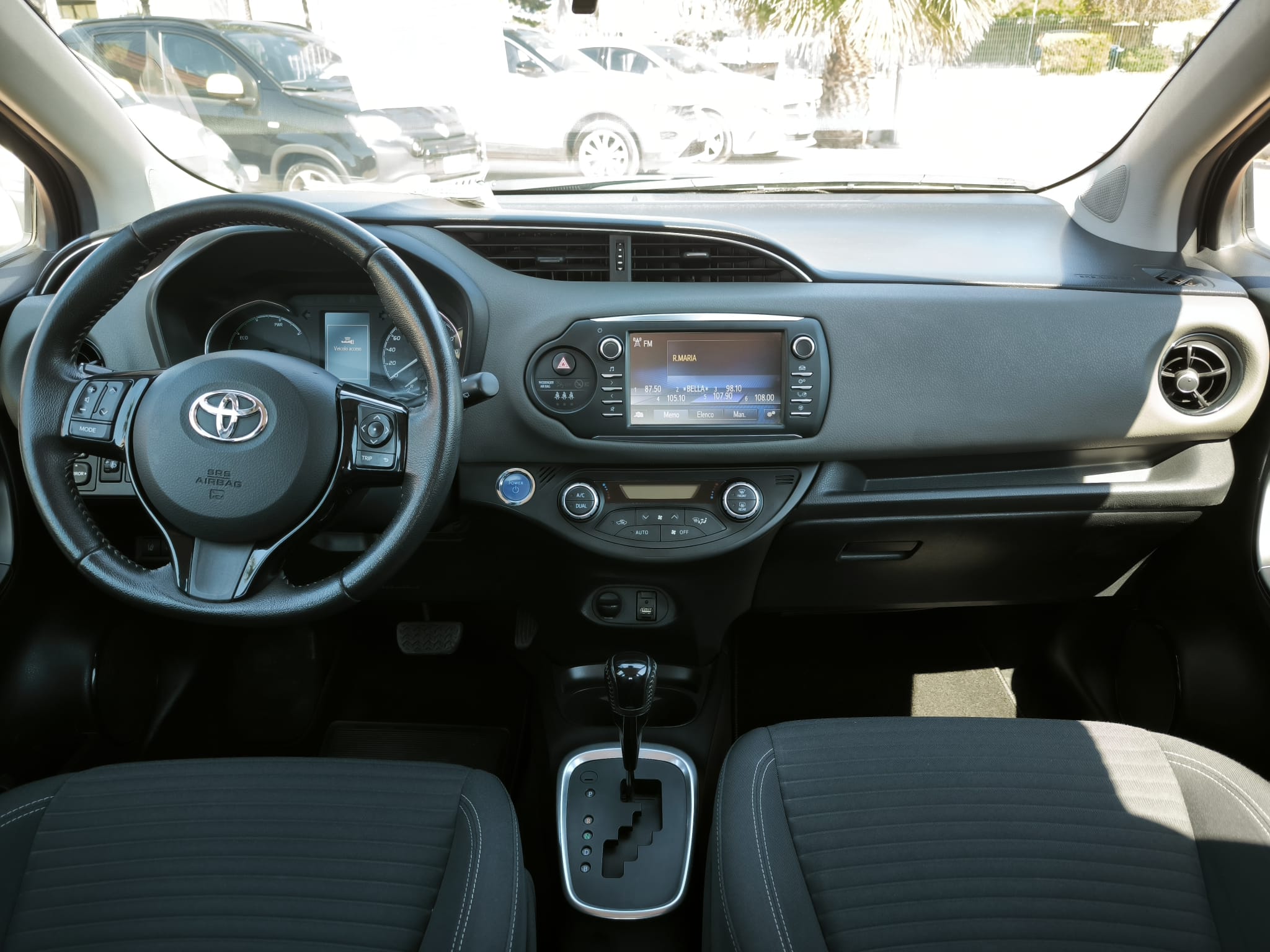 Toyota Yaris 1.5 Hybrid 5 porte Business